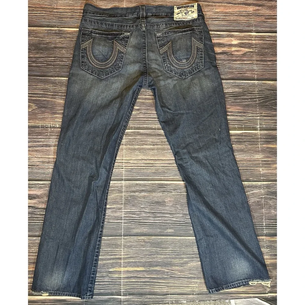 True Religion Jeans Mens 38x33 Straight Made USA Distressed Y2K Embroidered
